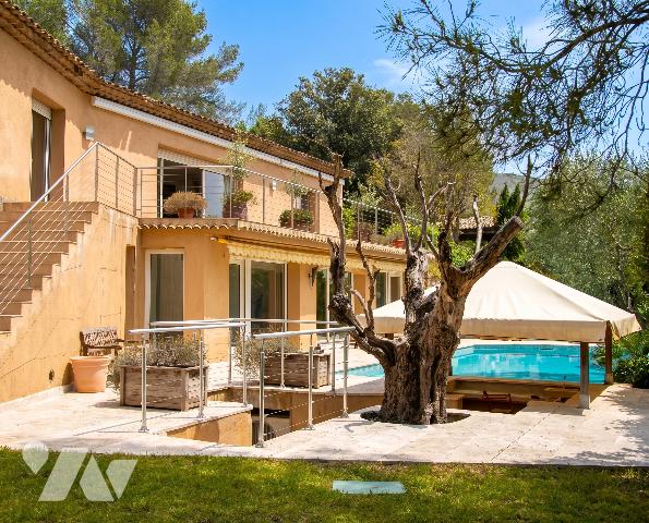 Maison 7 pièces 430 m² · à Roquefort-les-Pins · 430 m² · 2 415 000 €