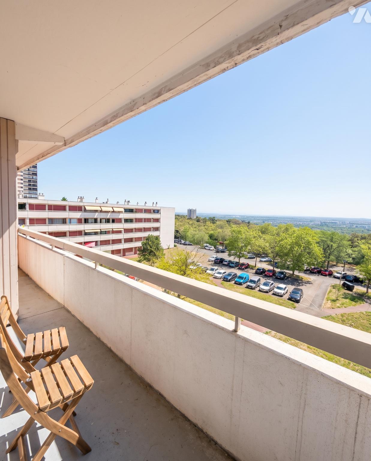 Appartement 5 pièces 94 m² · à Rillieux-la-Pape · 94 m² · 175 000 €