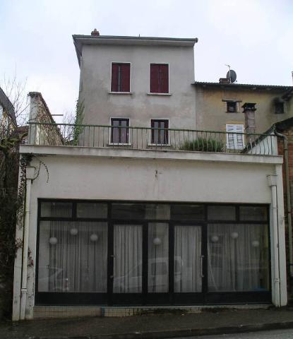 Vente - Maison - Cours - 4 pièces - Ref : B/GUIL