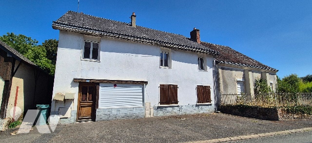 Immeuble 148m² — Boëssé-le-Sec