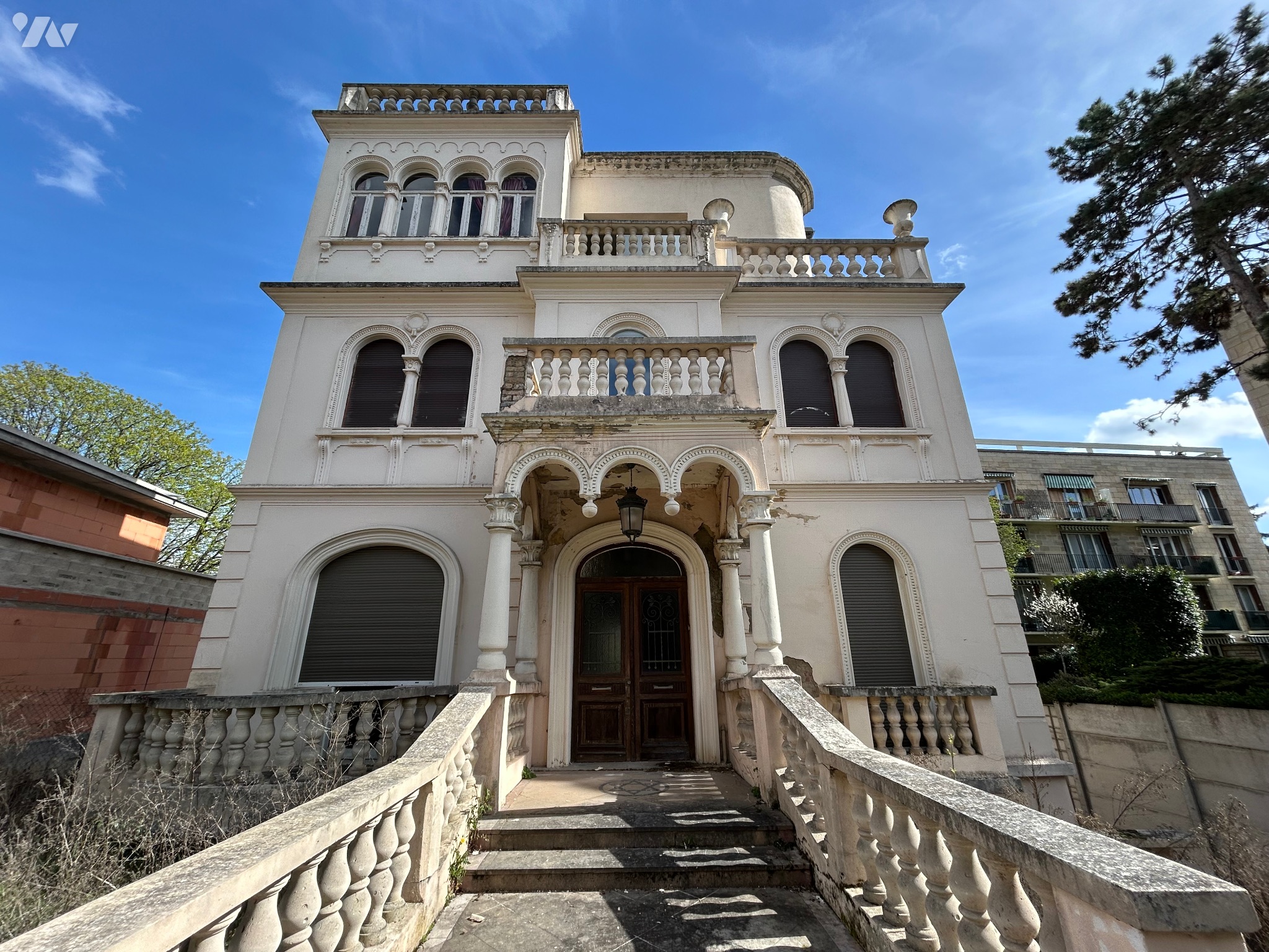 Maison 12 pièces 319 m² · à Saint-Cloud · 318,7 m² · 1 490 384 €