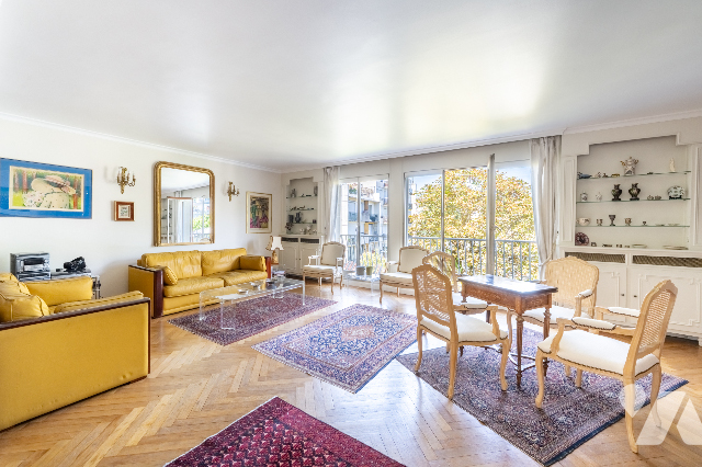 Appartement 7 pièces 156 m² · à Paris 16e Arrondissement · 155,6 m² · 1 570 000 €