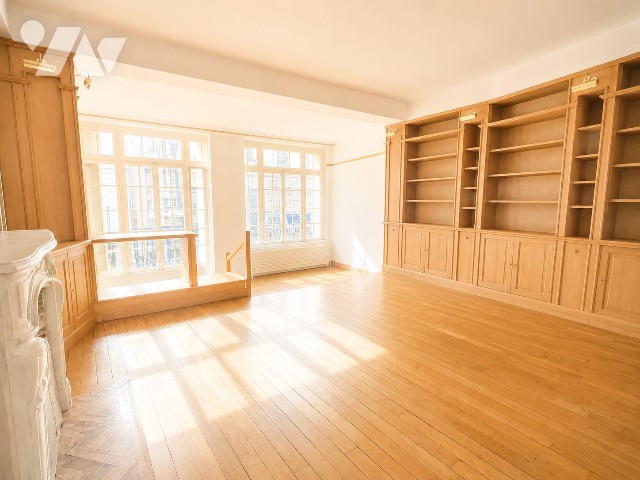 Appartement 6 pièces 148 m² · à Paris 16e Arrondissement · 148,1 m² · 1 334 400 €