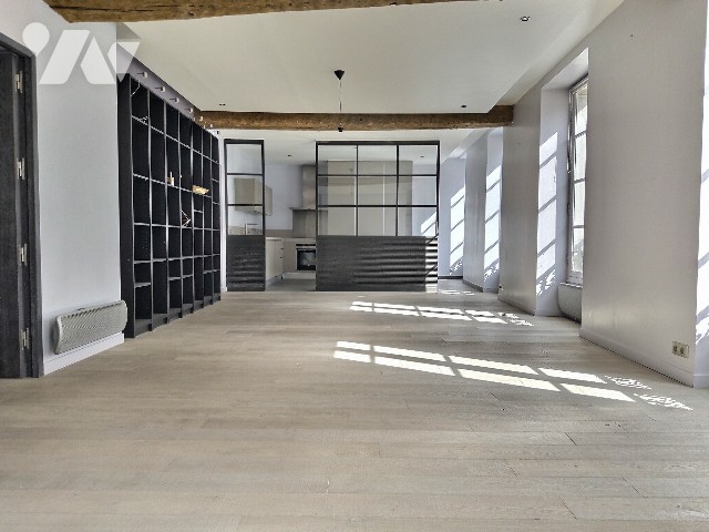 Appartement 4 pièces 104 m² · à Paris 7e Arrondissement · 104,4 m² · 1 830 000 €