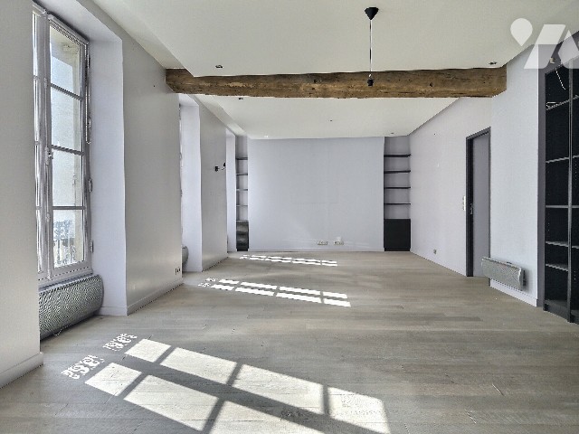 Appartement 4 pièces 104 m² · à Paris 7e Arrondissement · 104,4 m² · 1 830 000 €
