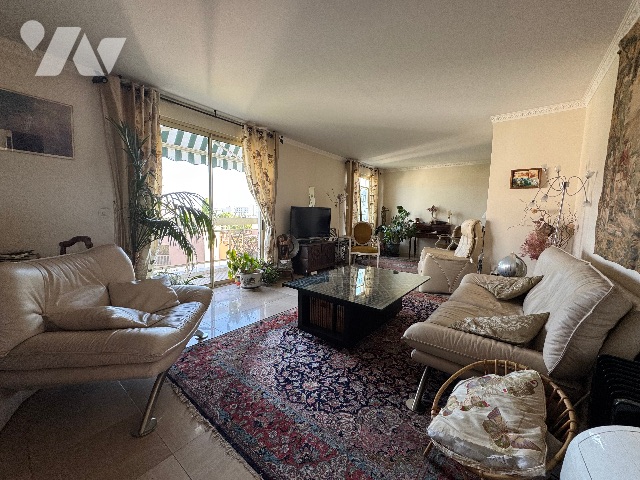 Appartement 2 pièces 70 m² · à Paris 12e Arrondissement · 70,1 m² · 550 000 €