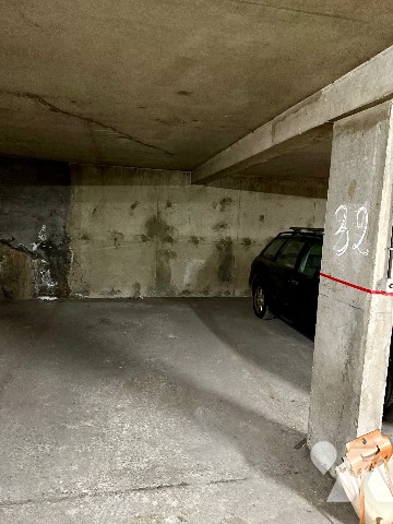 Parking 10 m² · à Paris 15e Arrondissement · 10,5 m² · 27 000 €