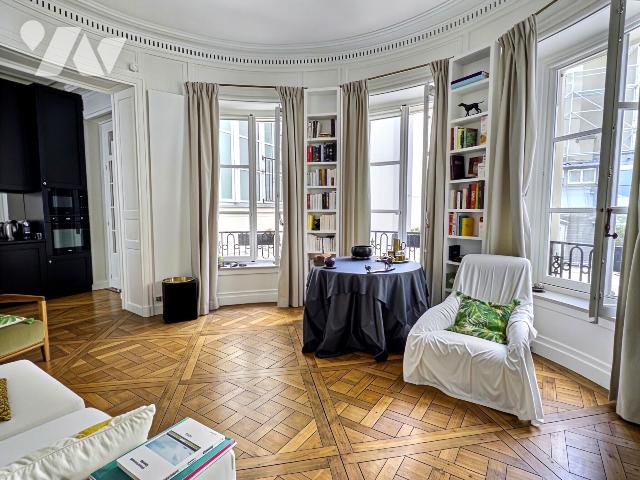 Appartement 2 pièces 73 m² · à Paris 7e Arrondissement · 73 m² · 1 595 000 €