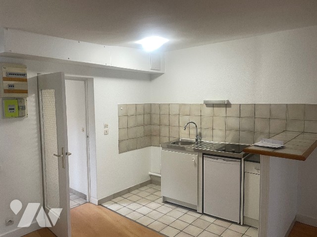 Rental - Apartment - PARIS 3 - 43 m² - 2 rooms - GRENIER SAINT LAZARE 3 eme