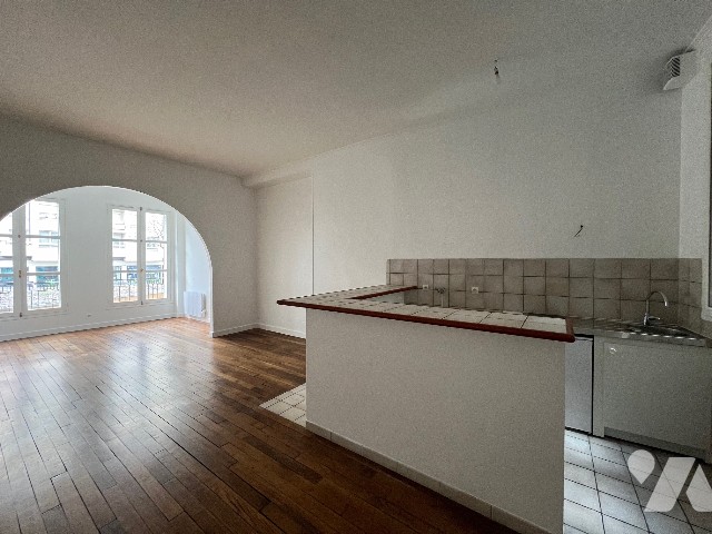Rental - Apartment - PARIS 3 - 41 m² - 2 rooms - GRENIER SAINT LAZARE 1ER