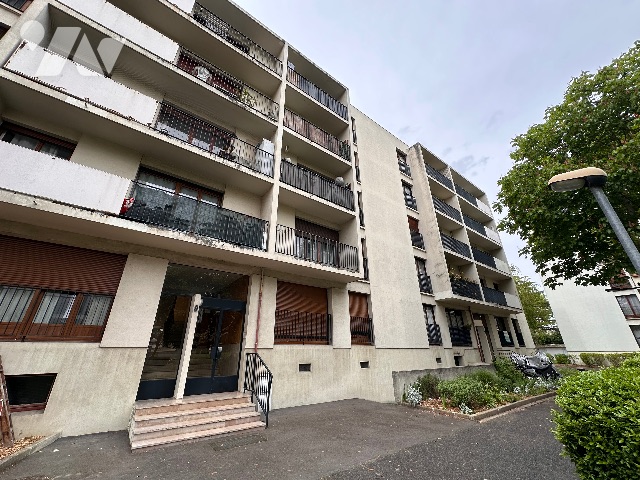 Appartement 4 pièces 75 m² · à Épinay-sur-Seine · 75,1 m² · 155 000 €