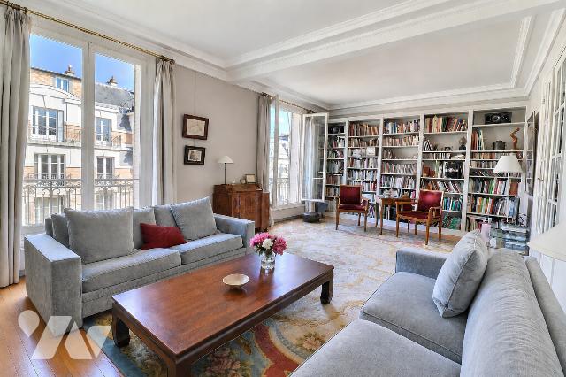 Appartement 6 pièces 157 m² · à Paris 16e Arrondissement · 157,2 m² · 1 650 000 €