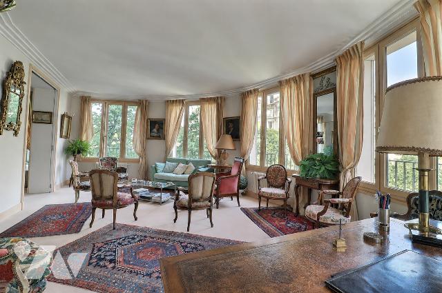 Appartement 5 pièces 106 m² · à Paris 15e Arrondissement · 105,9 m² · 1 400 000 €