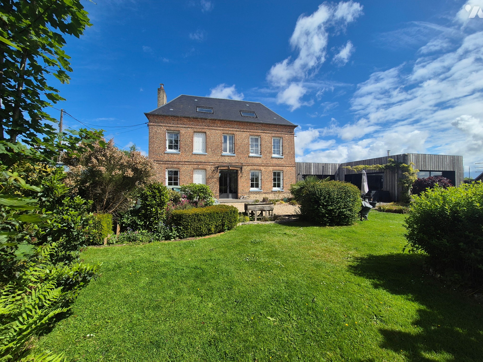 Maison 212m² — Saint-Eustache-la-Forêt