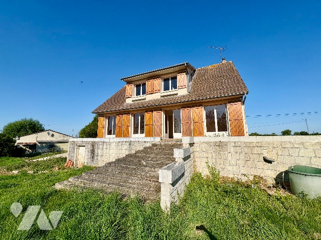 Vente - Maison / villa - GOURNAY EN BRAY - 125,98 m² - 7 pièces - 21-25