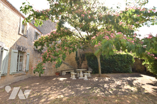 Vente - Maison / villa - BORCQ SUR AIRVAULT - 137 m² - 5 pièces - 064-10