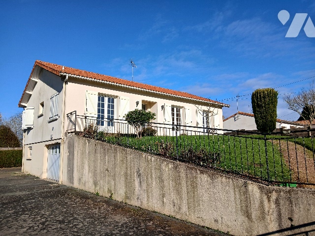 Sale - House/Villa - SECONDIGNY - 89 m² - 5 rooms - 2024-041