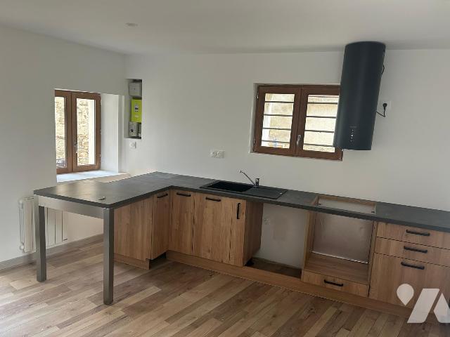 Rental - House/Villa - PAMPLIE - 92 m² - 4 rooms - 2025 L 6