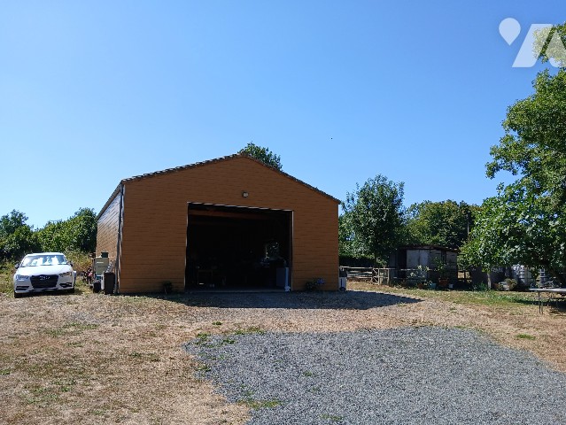 Sale - Garage - BECELEUF - 96 m² - 2025-027