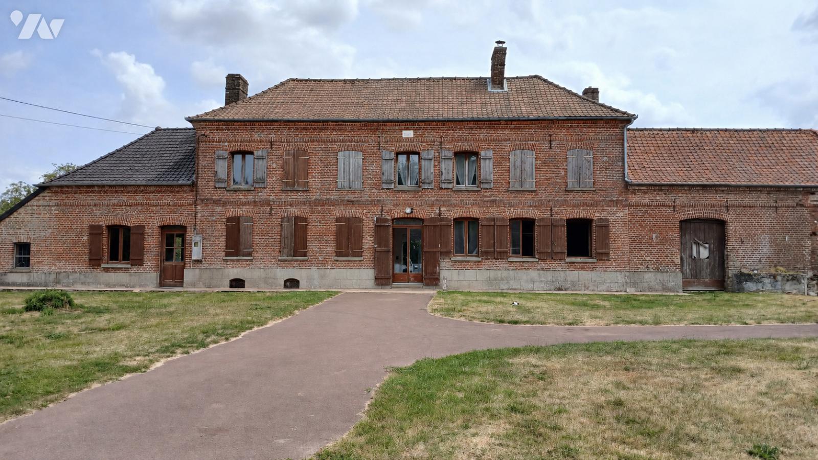 Maison 8 pièces 162 m² · à Aumâtre · 162 m² · 195 000 €