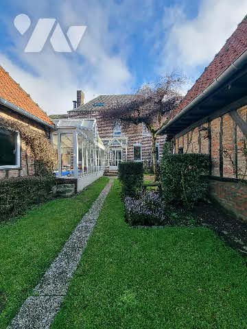 Maison 13 pièces 250 m² · à Vignacourt · 250 m² · 460 000 €