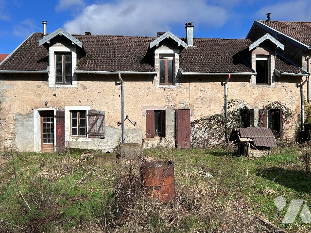 Vente - Maison / villa - AILLEVILLERS ET LYAUMONT - 348 m² - 10 pièces - 490