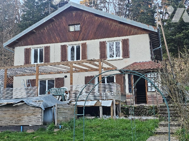 Maison 6 pièces 130 m² · à Charmois-l'Orgueilleux · 130 m² · 119 000 €
