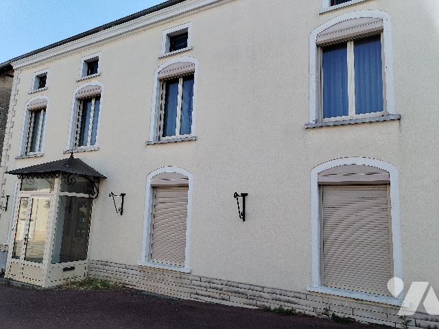 Maison 9 pièces 252 m² · à Bulgnéville · 252 m² · 178 000 €