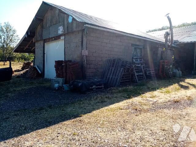 Local divers 265m² — Clerjus