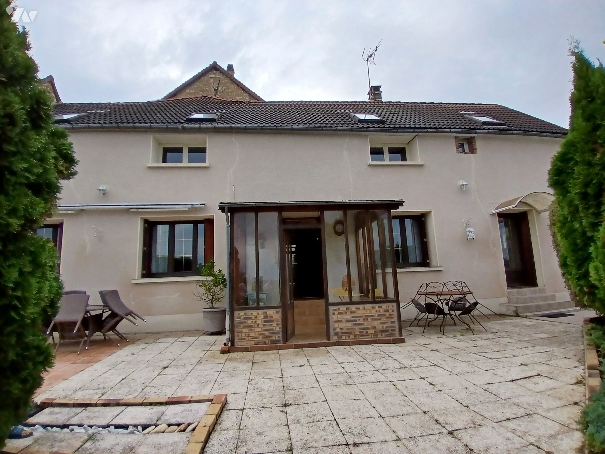 Maison 187m² — Mont-Saint-Sulpice