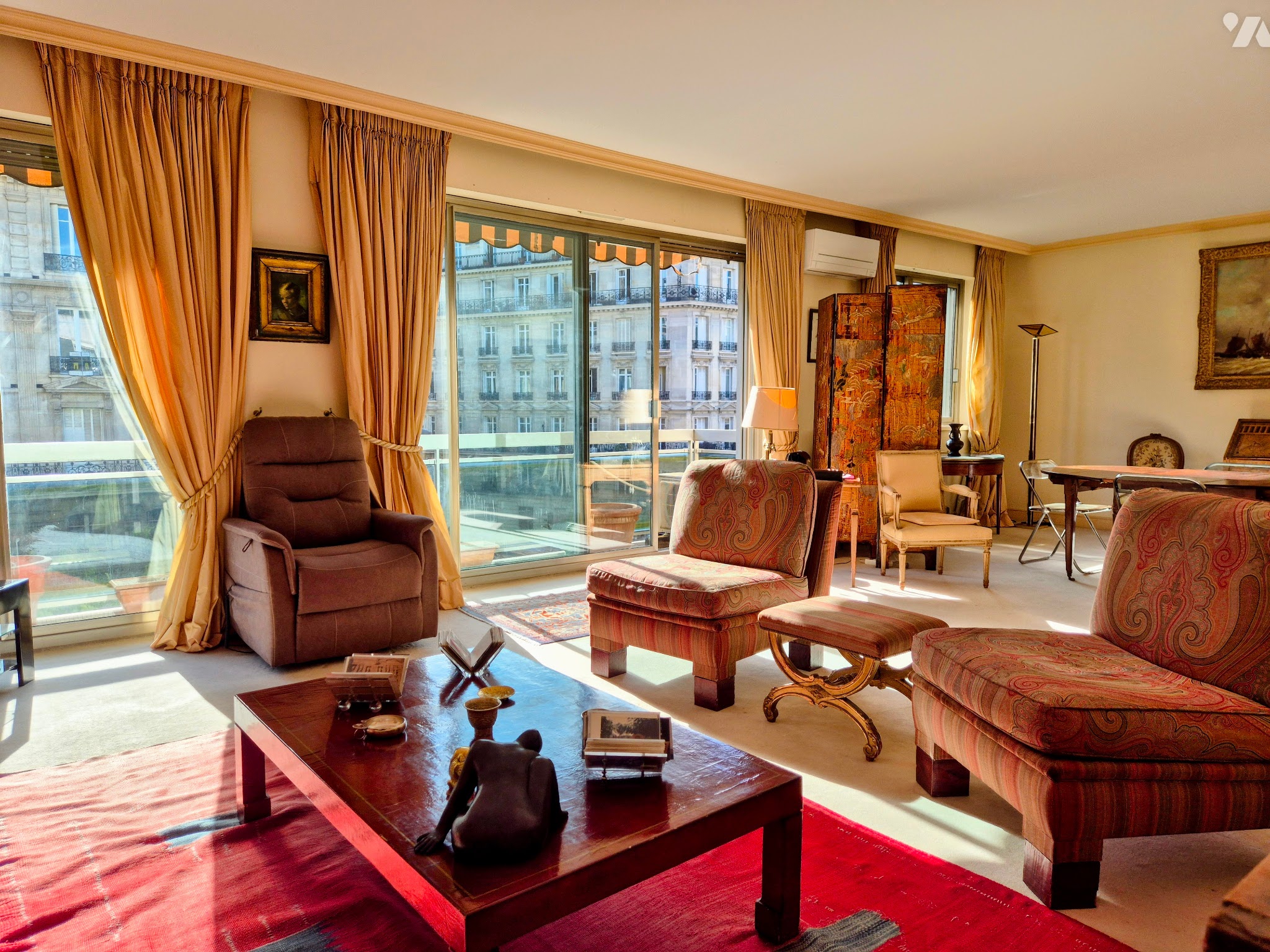 Appartement 4 pièces 152 m² · à Paris 17e Arrondissement · 152,3 m² · 1 585 000 €