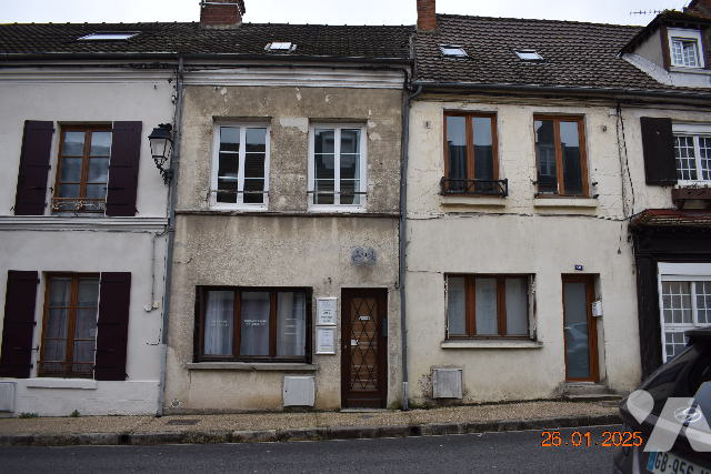 Maison 7 pièces 169 m² · à Marines · 169,3 m² · 275 000 €