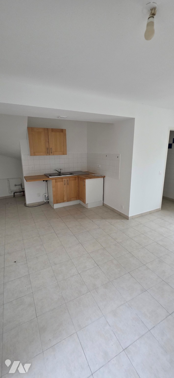 LOCATION appartement-FLEURY (60)