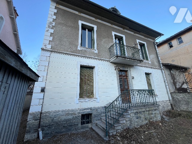 Maison 6 pièces 201 m² · à Barcelonnette · 201 m² · 110 000 €