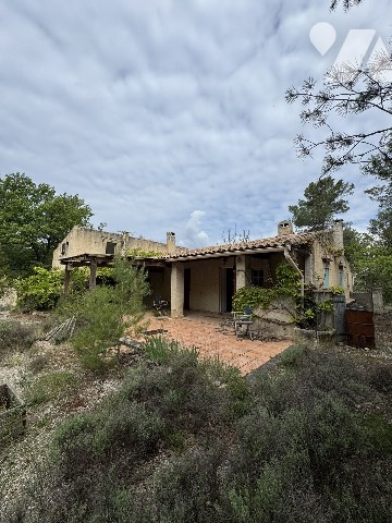 Maison 5 pièces 146 m² · à La Bastide-des-Jourdans · 146 m² · 129 000 €