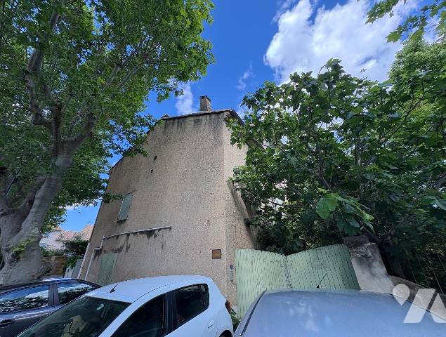 Maison 9 pièces 187 m² · à Bédarrides · 187 m² · 188 000 €