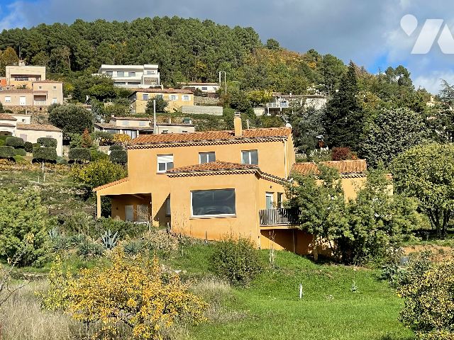 Maison 8 pièces 235 m² · à Coux · 235 m² · 350 000 €