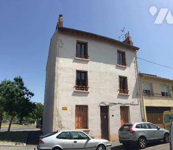 Immeuble 2 pièces 240 m² · à Saint-Étienne · 240 m² · 140 000 €