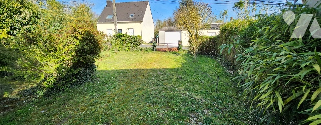 Terrain 837 m² · à Briollay · 837 m² · 85 000 €