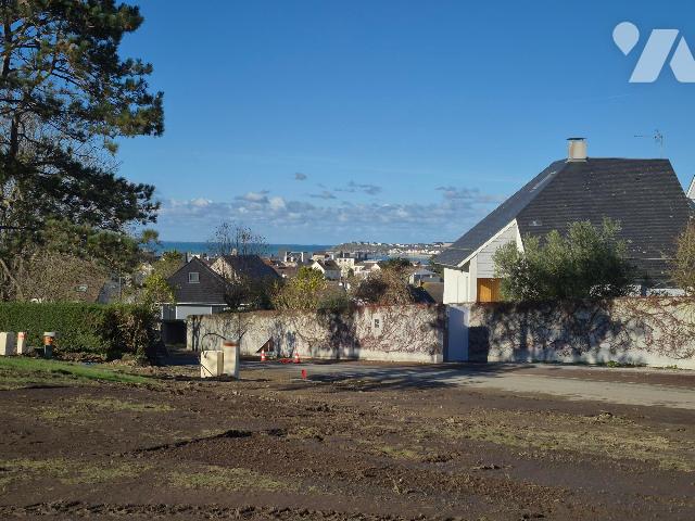 Terrain 755 m² · à Saint-Pair-sur-Mer · 755 m² · 264 656 €