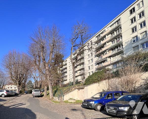 Appartement 4 pièces 67 m² · à Caluire-Et-Cuire · 66,7 m² · 96 000 €