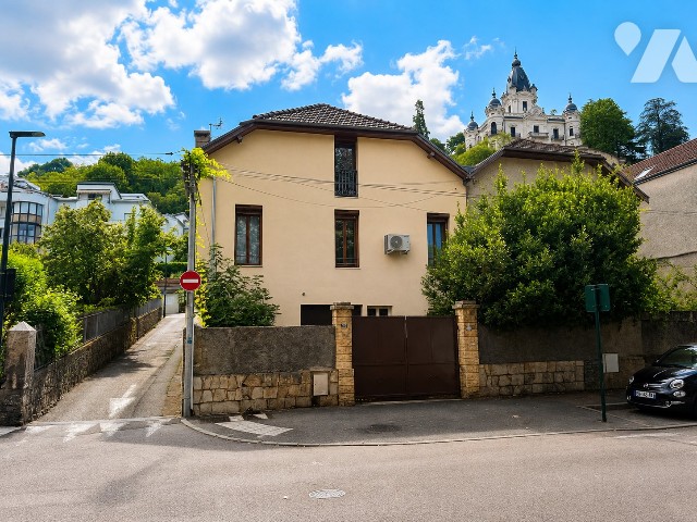Maison 10 pièces 177 m² · à Aix-les-Bains · 176,9 m² · 495 000 €