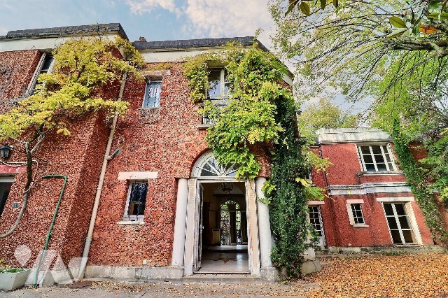 Maison 351m² — Saint-Cloud