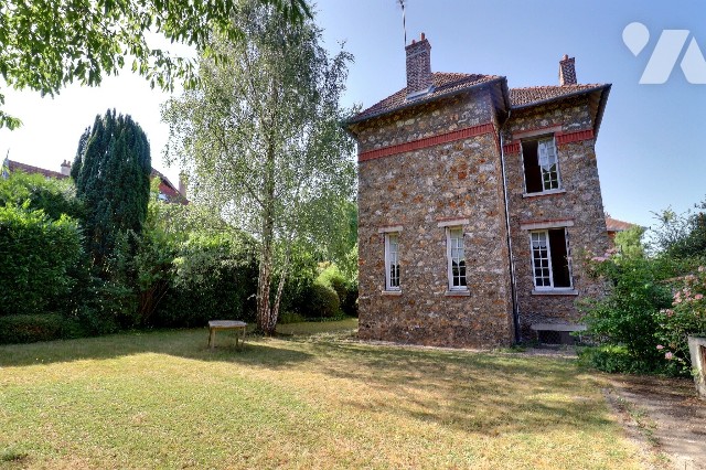 Maison 8 pièces 175 m² · à Bourg-la-Reine · 174,7 m² · 995 000 €