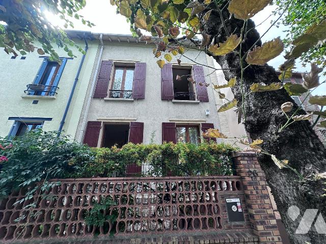 Maison 4 pièces 77 m² · à Épinay-sur-Seine · 77,5 m² · 230 000 €