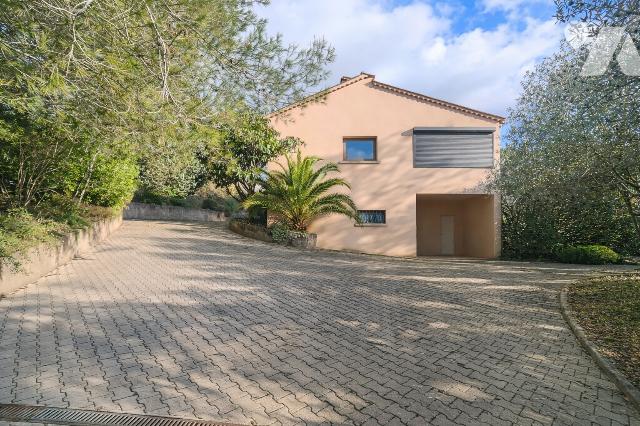 Maison 7 pièces 197 m² · à Lézan · 197 m² · 190 000 €