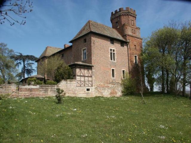 Vente - Maison - Chaneins - 680.00m² - 15 pièces - Ref : 01064-145285