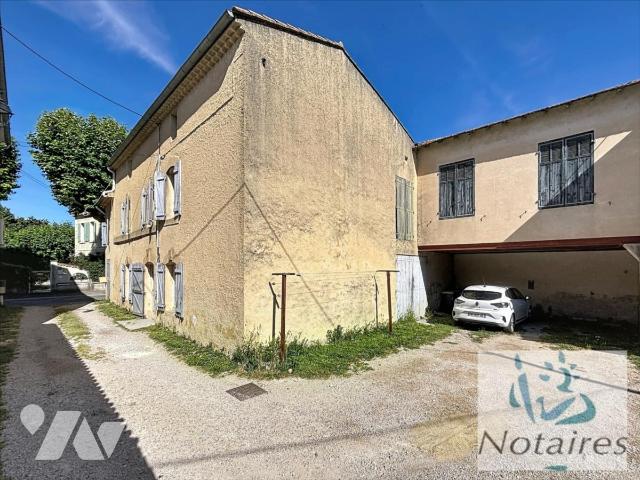 Maison 5 pièces 120 m² · à Sénas · 120 m² · 150 000 €