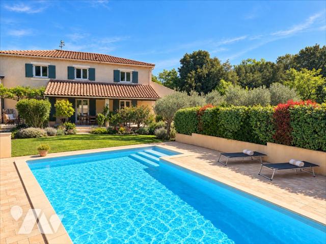 Maison 9 pièces 227 m² · à Eyragues · 227 m² · 785 000 €