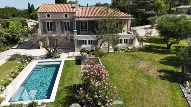 Maison 7 pièces 300 m² · à Fontvieille · 300 m² · 1 700 000 €